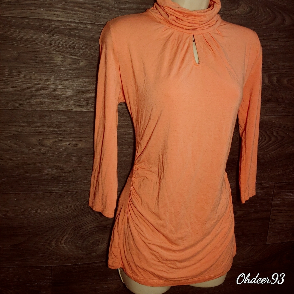 🎉🛍 New York & Co Coral half sleeve coral turtleneck size sm